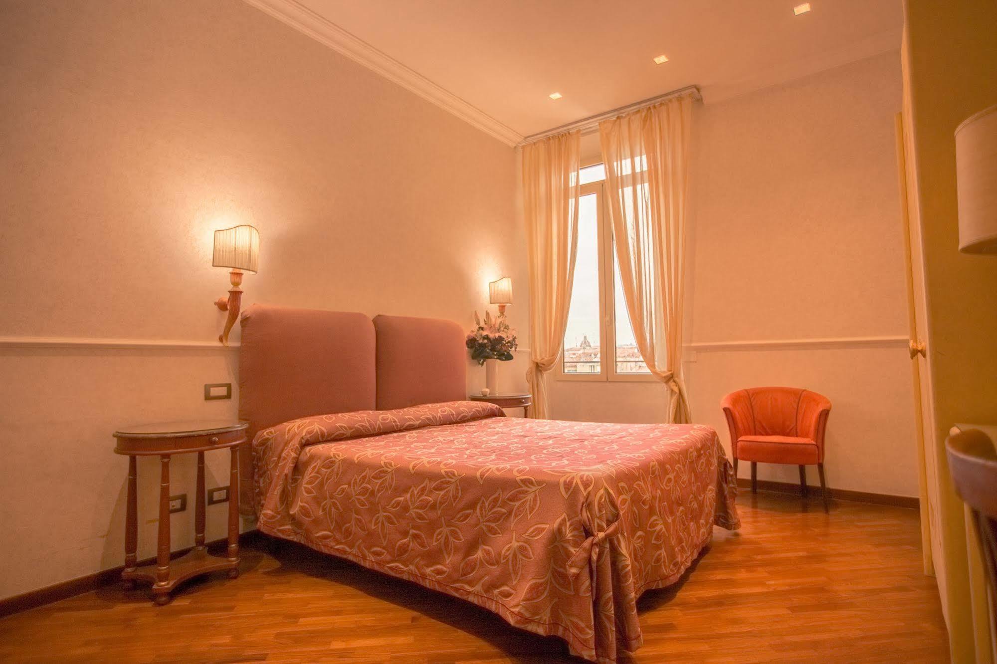 Hotel Aurora Флоренция Номер фото